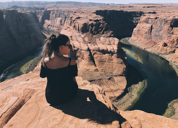 Camille au grand canyon aux états-unis