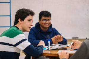 2 etudiants qui revisent