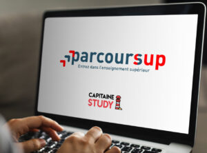 ecran d'ordinateur avec une page sur parcoursup