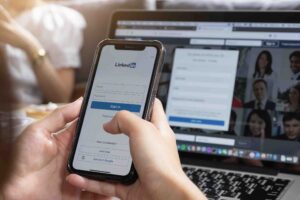 Comment utiliser LinkedIn quand on est étudiant ?